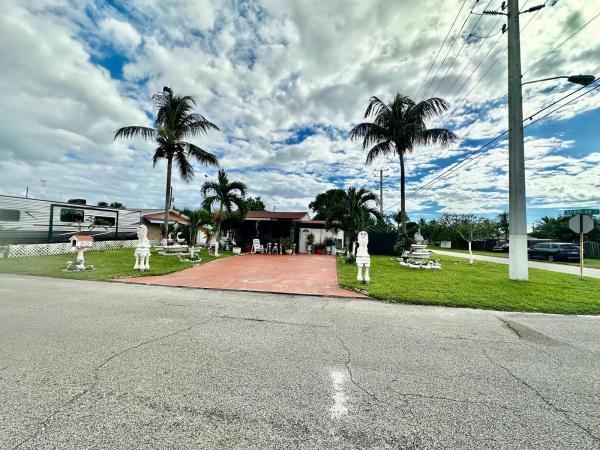 Englewood Manor, 2931 Scanlan Ave, Lake Worth, Florida 33461, image 1