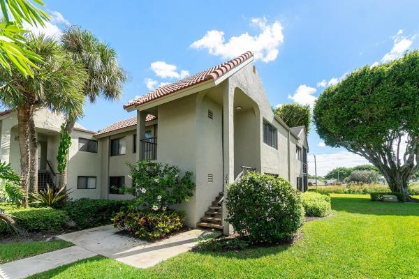 5533 Fairway Park Dr #204, Boynton Beach, Florida 33437, image 1