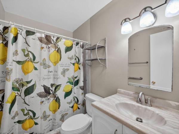 111 Lakes End Dr #B, Fort Pierce, Florida 34982, image 2