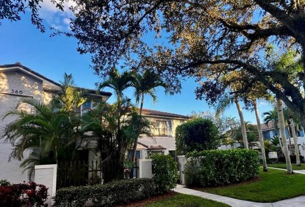 Prestwick Chase, 386 Prestwick Cir #3, Palm Beach Gardens, Florida 33418, image 1
