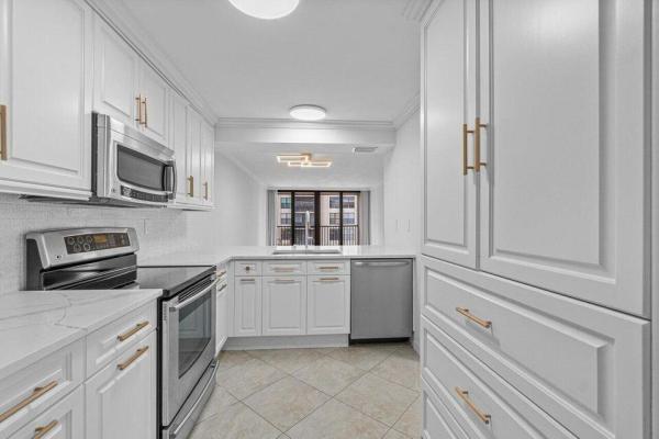 Boca Bayou, 8 Royal Palm Way #2060, Boca Raton, Florida 33432, image 1