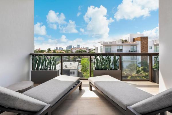 30 Isle Of Venice Dr #PH-3, Fort Lauderdale, Florida 33301, image 1