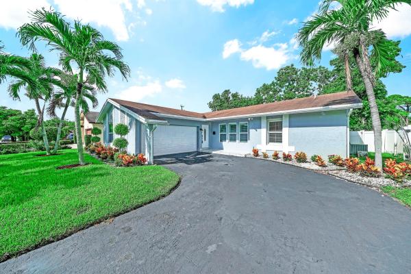Chatelaine, 724 Avenue Chaumont, Delray Beach, Florida 33445, image 1