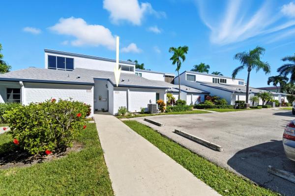 Castlewood Town Villas, 129 Lehane Ter #131, North Palm Beach, Florida 33408, image 1