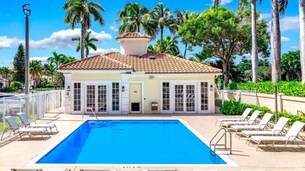 Vineyards, 9760 Vineyard Ct, Boca Raton, Florida 33428, image 2