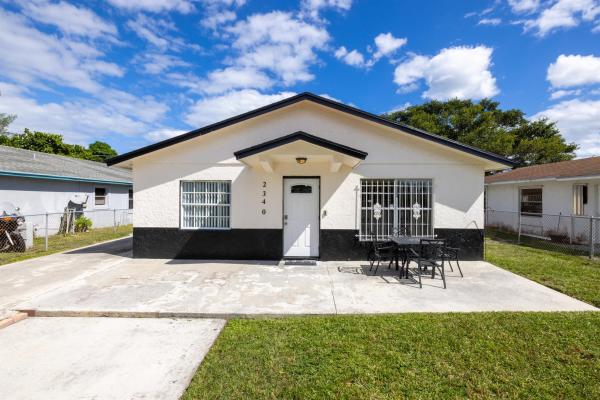 Monroe Heights, 2340 R J Hendley Ave, Riviera Beach, Florida 33404, image 1