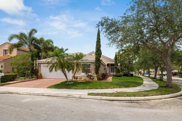 Savannah Falls, 1015 Thistle Creek Ct, Weston, Florida 33327, image 1