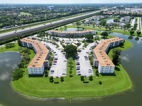Hythe At Century Village, 2044 Hythe C, Boca Raton, Florida 33434, image 2