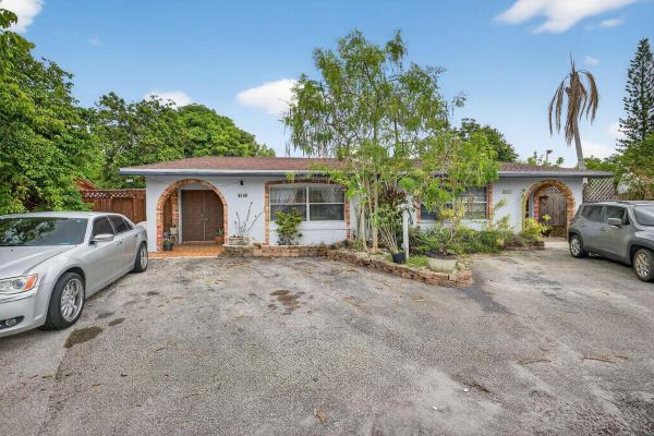 Applegreen, 6133 SW 5th St, Margate, Florida 33068, image 1