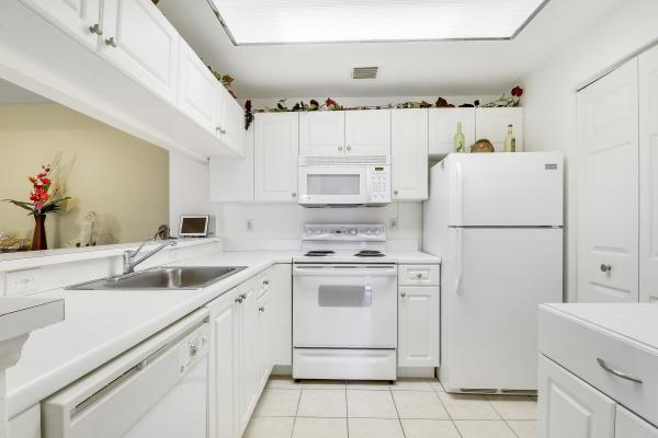 Sarento At San Matera, 2802 Sarento Pl #304, Palm Beach Gardens, Florida 33410, image 1