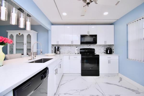 Lakes Of Boca Barwood, 23301 Barlake Dr, Boca Raton, Florida 33433, image 2
