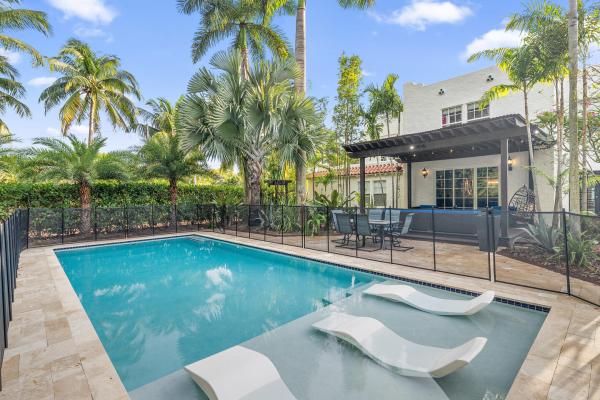 Pinewood Park, 643 36th St, West Palm Beach, Florida 33407, image 1