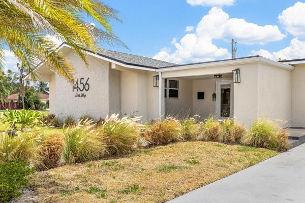 Roosevelt Estates, 1456 Cross Way, West Palm Beach, Florida 33401, image 1