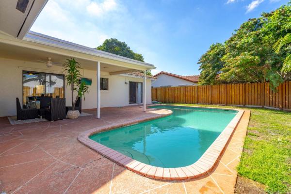 Brentwood Village, 9811 NW 26th Ct, Coral Springs, Florida 33065, image 1