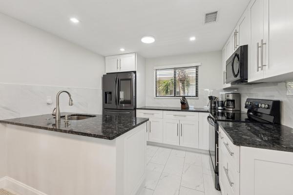 Dogwood At Las Verdes, 5340 Las Verdes Cir #322, Delray Beach, Florida 33484, image 3