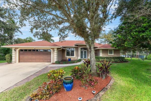 Crestwood, 100 Royal Ct, Royal Palm Beach, Florida 33411, image 1