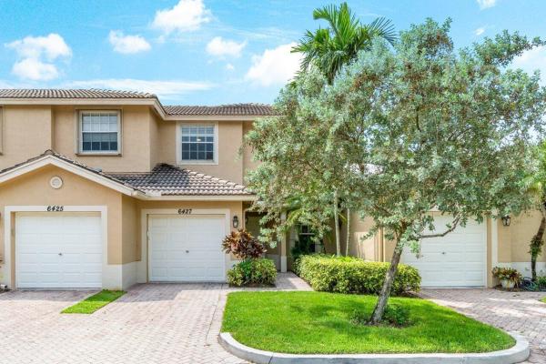 Boynton Oasis, 6427 Park Lake Cir, Boynton Beach, Florida 33437, image 1