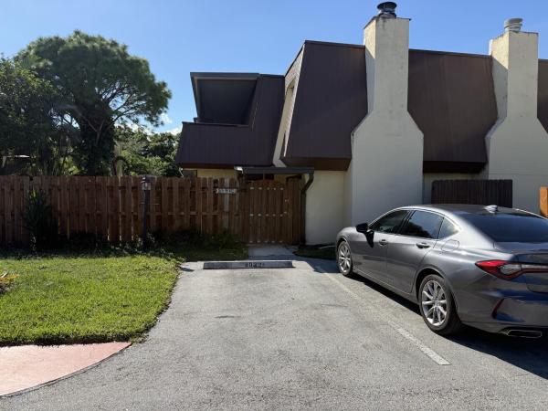 Cedar Gardens Townhouses, 3522 Gardens East Dr #A, Palm Beach Gardens, Florida 33410, image 1