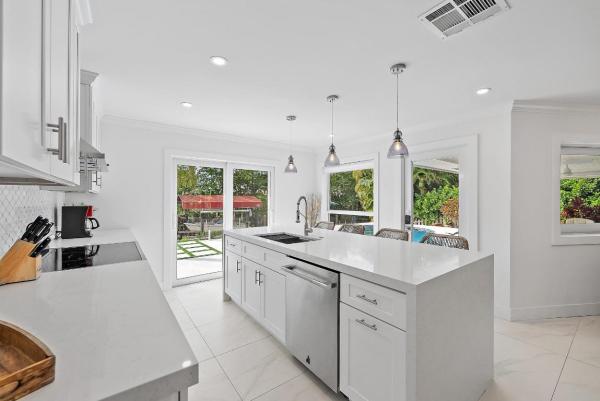 9524 SE Cove Point St, Jupiter, Florida 33469, image 1