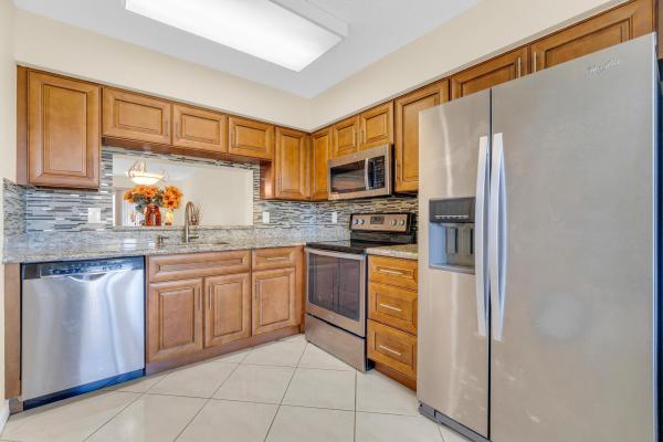 Huntington Lakes 5, 7290 Kinghurst Dr #406, Delray Beach, Florida 33446, image 1