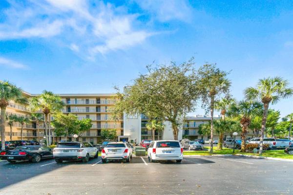 Boca Bayou, 15 Royal Palm Way #6040, Boca Raton, Florida 33432, image 1