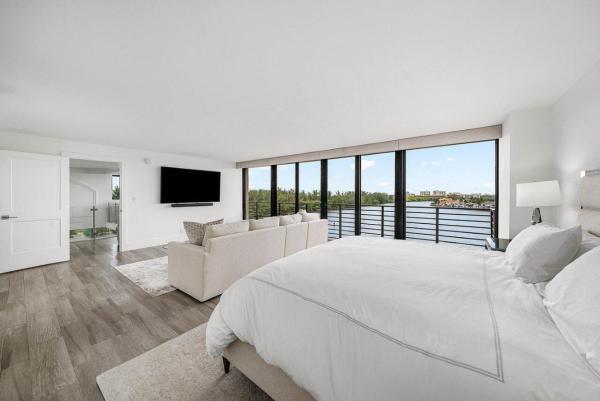 Rogers East, 900 NE Spanish River Blvd #7e, Boca Raton, Florida 33431, image 1