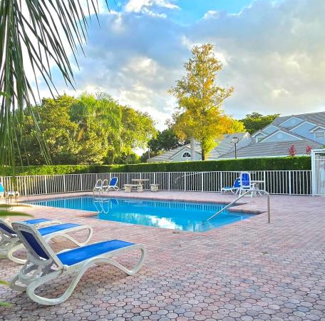 Cache, 8707 Forest Hills Blvd #4-A, Coral Springs, Florida 33065, image 1