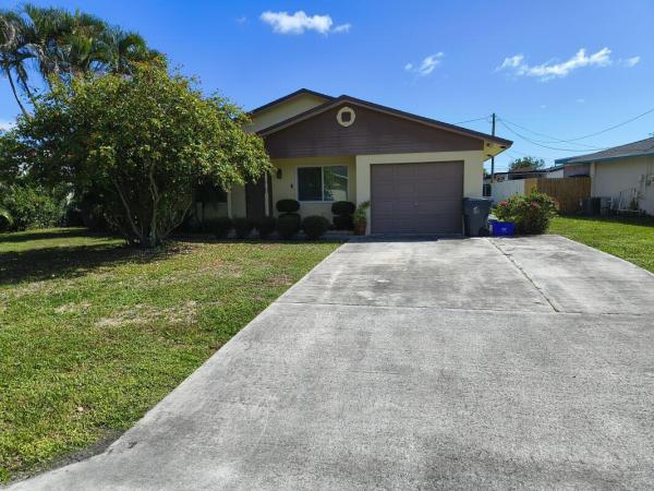 3694 Brooklyn Ln, Lake Worth, Florida 33461, image 1