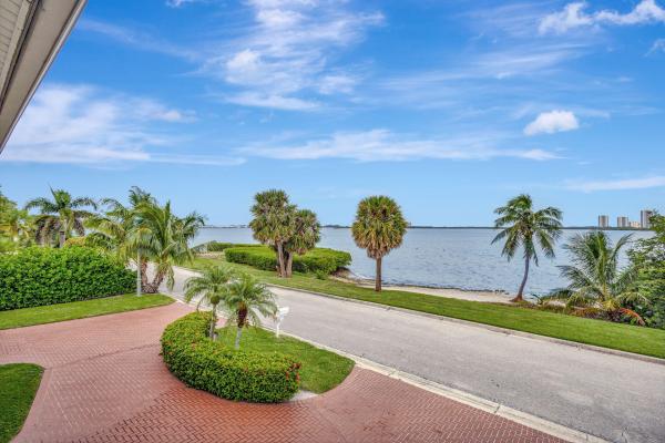 Pine Point, 1141 Pine Point Rd, Riviera Beach, Florida 33404, image 2