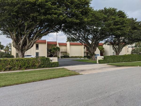 Garden Court Villas, 1707 Consulate Pl #202, West Palm Beach, Florida 33401, image 1