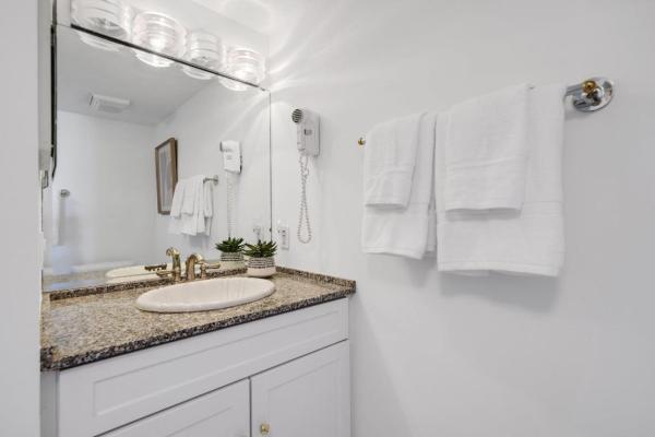 San Remo, 1016 Ocean Dr, Juno Beach, Florida 33408, image 1