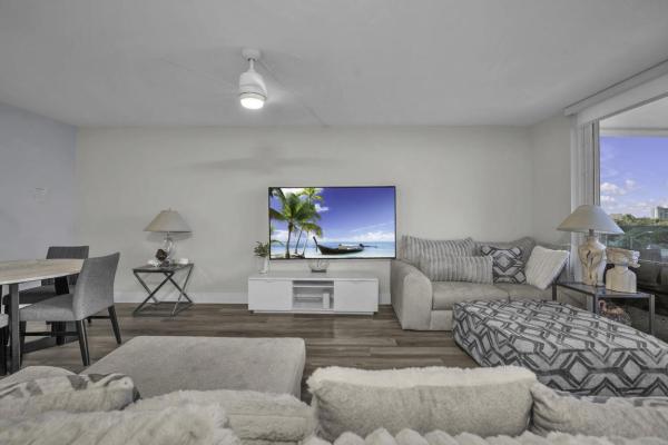 Hillsboro Light Towers, 2639 N Riverside Dr #505, Pompano Beach, Florida 33062, image 2