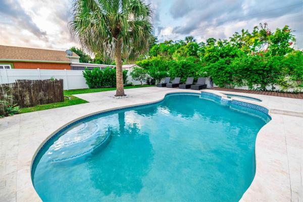 8111 Cedar Hollow Lane Ln, Boca Raton, Florida 33433, image 1