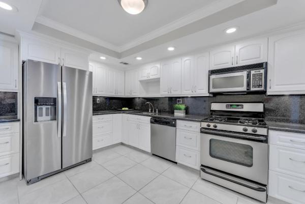 Parker Plaza Estates, 2030 S Ocean Dr #414, Hallandale Beach, Florida 33009, image 1