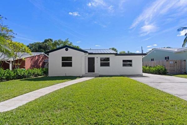 Boynton Beach No HOA, 212 SE 1st Ave, Boynton Beach, Florida 33435, image 1