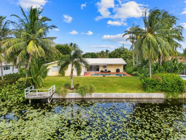 Lake Clarke Waterway Estates, 8415 Pine Tree Ln, Lake Clarke Shores, Florida 33406, image 3