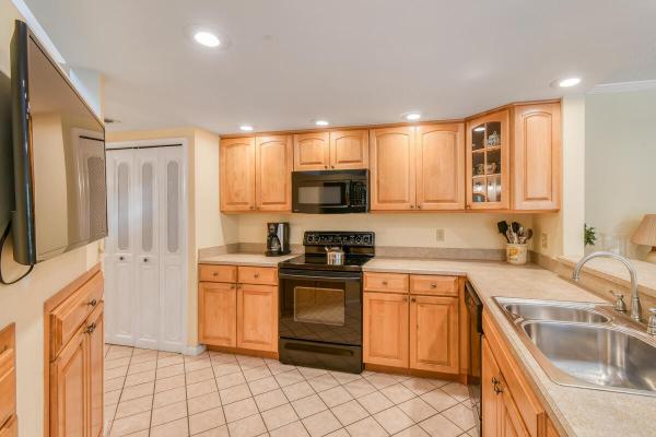 Uno Lago, 28 Uno Lago Dr, Juno Beach, Florida 33408, image 1