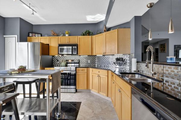 Residences At Legacy Place, 11011 Legacy Ln #105, Palm Beach Gardens, Florida 33410, image 2