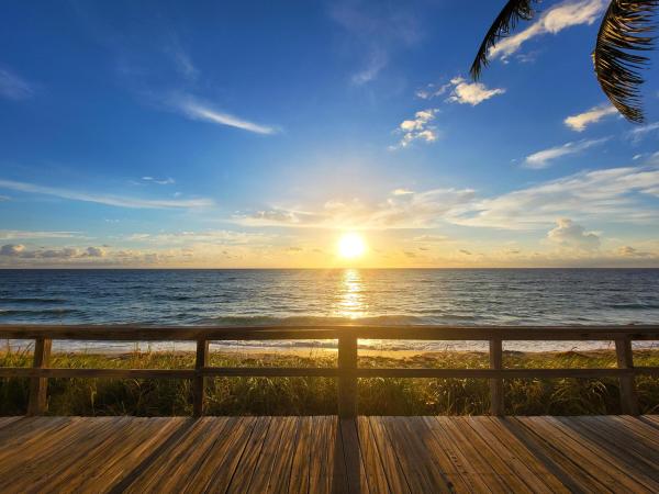 Hidden Harbour Of The Palm Beaches, 896 N Federal Hwy #523, Lantana, Florida 33462, image 1