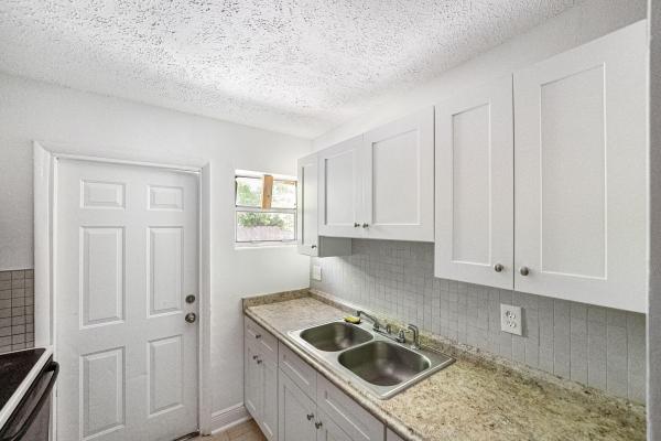 Fort Pierce Residential, 2108 Avenue E, Fort Pierce, Florida 34950, image 1