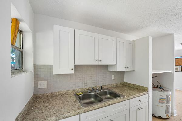 Fort Pierce Residential, 2108 Avenue E, Fort Pierce, Florida 34950, image 1