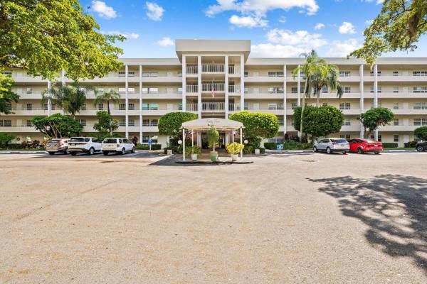 Palm-Aire Country Club 9, 808 Cypress Blvd, Pompano Beach, Florida 33069, image 1