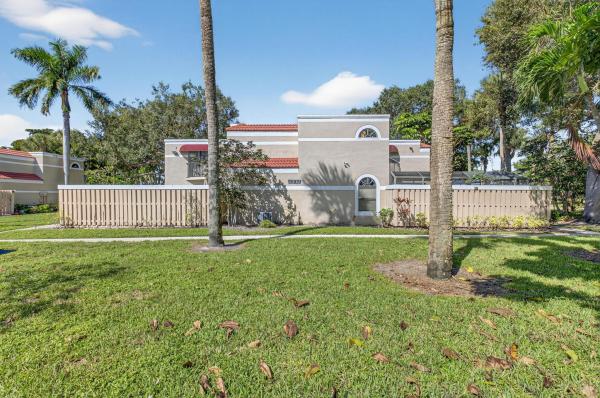 Chateau Wood, 4310 Village Dr #D, Delray Beach, Florida 33445, image 1