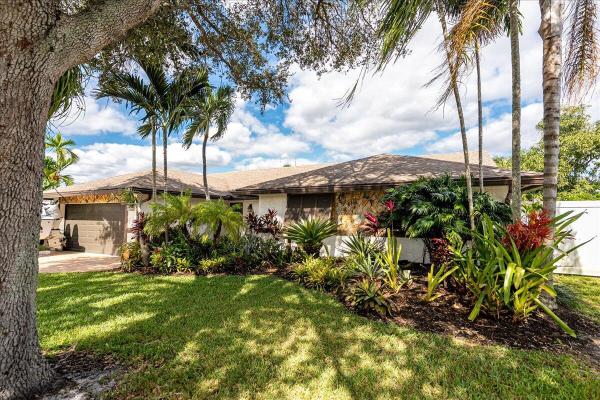 Rolling Hills Lake Estates, 8301 SW 27th Pl, Davie, Florida 33328, image 1