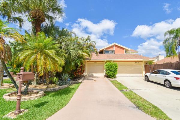 Sierra Del Mar, 7504 Sierra Dr E #, Boca Raton, Florida 33433, image 1