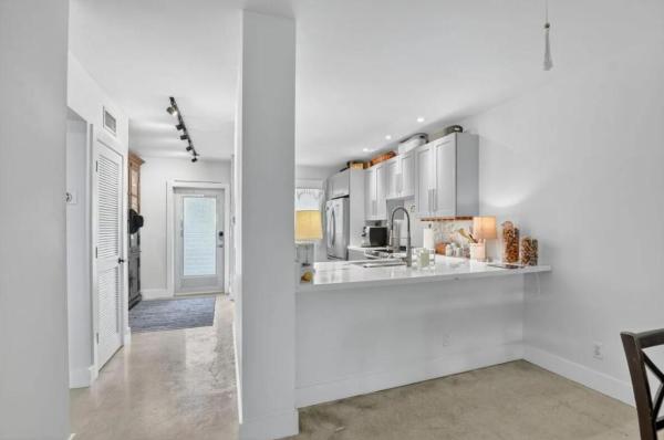 Sabal Pine, 2320 SW 22nd Ave #212, Delray Beach, Florida 33445, image 3