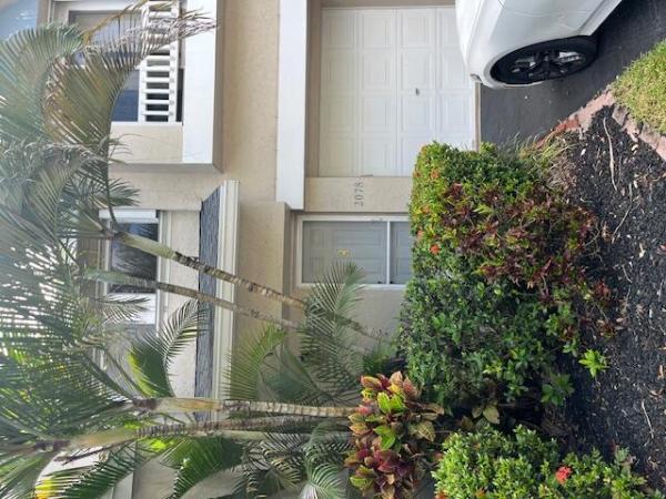 Discovery Pointe, 2078 Discovery Cir E, Deerfield Beach, Florida 33442, image 2
