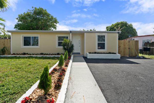 200 Plum Tree Dr, Lake Worth, Florida 33462, image 1