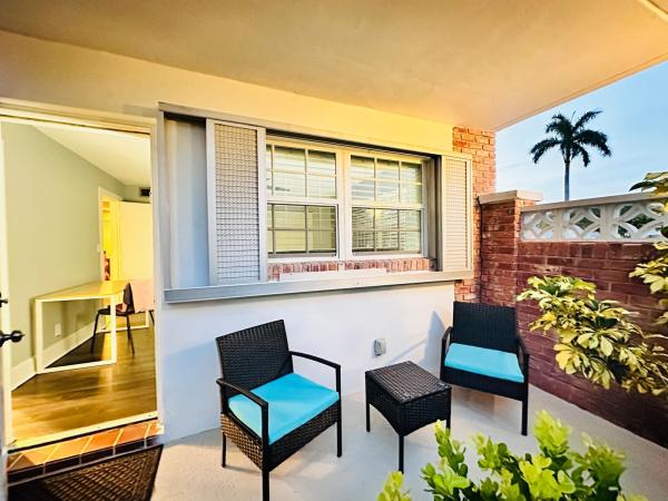 Colonial Manor West, 2424 NE 9th St #112, Fort Lauderdale, Florida 33304, image 2