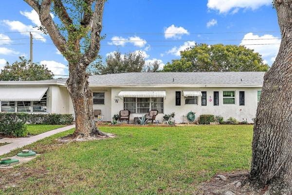 7374 E Oakridge Cir, Lake Worth, Florida 33462, image 1